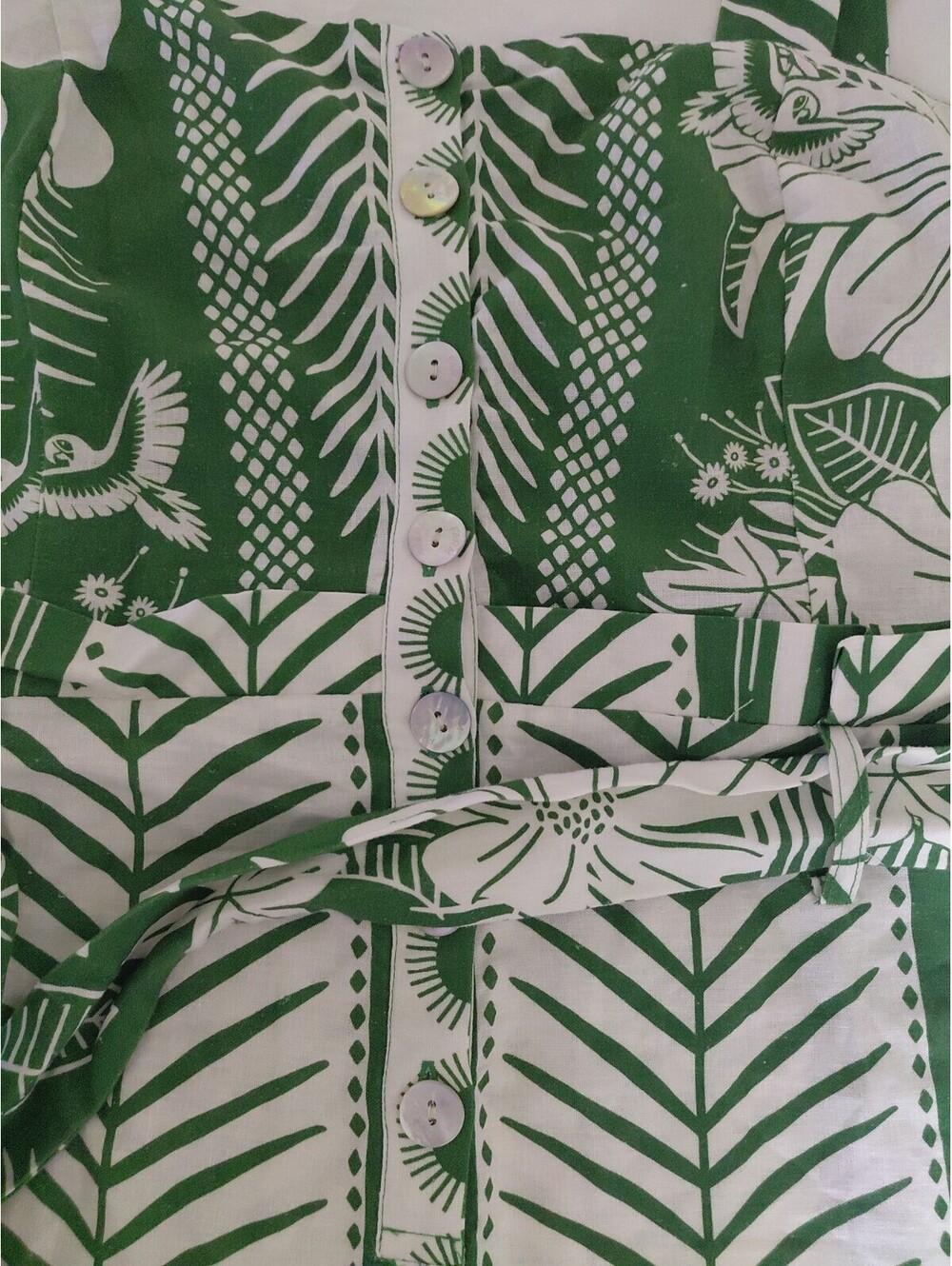 Farm Rio Macaw Elegance Women's XL Off-White Green Belted Romper Likenew #729 - Picture 3 of 12